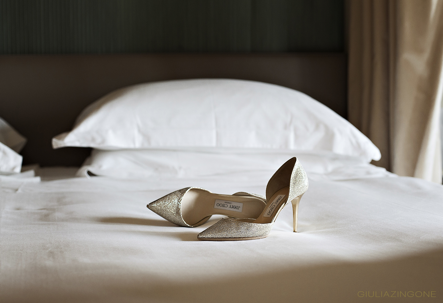 004 jimmy choo wedding shoes fotografo matrimonio hotel savoia trieste giulia zingone destination wedding photographer