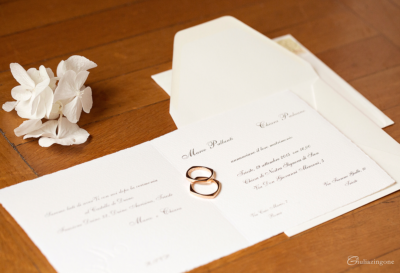 il mio lavoro di fotografo professionista di matrimonio a trieste milano venezia parigi mi porta a lavorare nelle location di matrimonio più diverse e questa volta è stato il turno di fotografare un matrimonio al castello di duino dove io stessa mi ero sposata i loved working as a wedding photographer at this duino castle wedding in italy 004 sono giulia zingone lavoro come fotografo matrimonio al castello di duino trieste milano italy wedding photographer