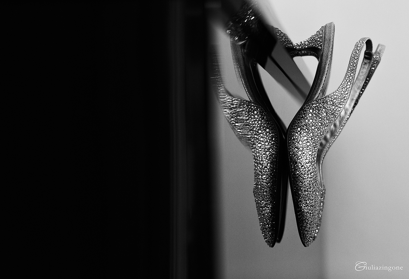 il mio lavoro di fotografo professionista di matrimonio a trieste milano venezia parigi mi porta a lavorare nelle location di matrimonio più diverse e questa volta è stato il turno di fotografare un matrimonio al castello di duino dove io stessa mi ero sposata i loved working as a wedding photographer at this duino castle wedding in italy 007 sono giulia zingone lavoro come fotografo matrimonio al castello di duino trieste milano italy wedding photographer