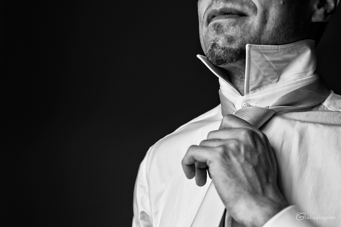 queste sono alcune foto del mio lavoro di fotografo di matrimonio a trieste eseguite durante i preparativi dello sposo 014 sono giulia zingone lavoro come fotografo matrimonio al castello di duino trieste milano italy wedding photographer