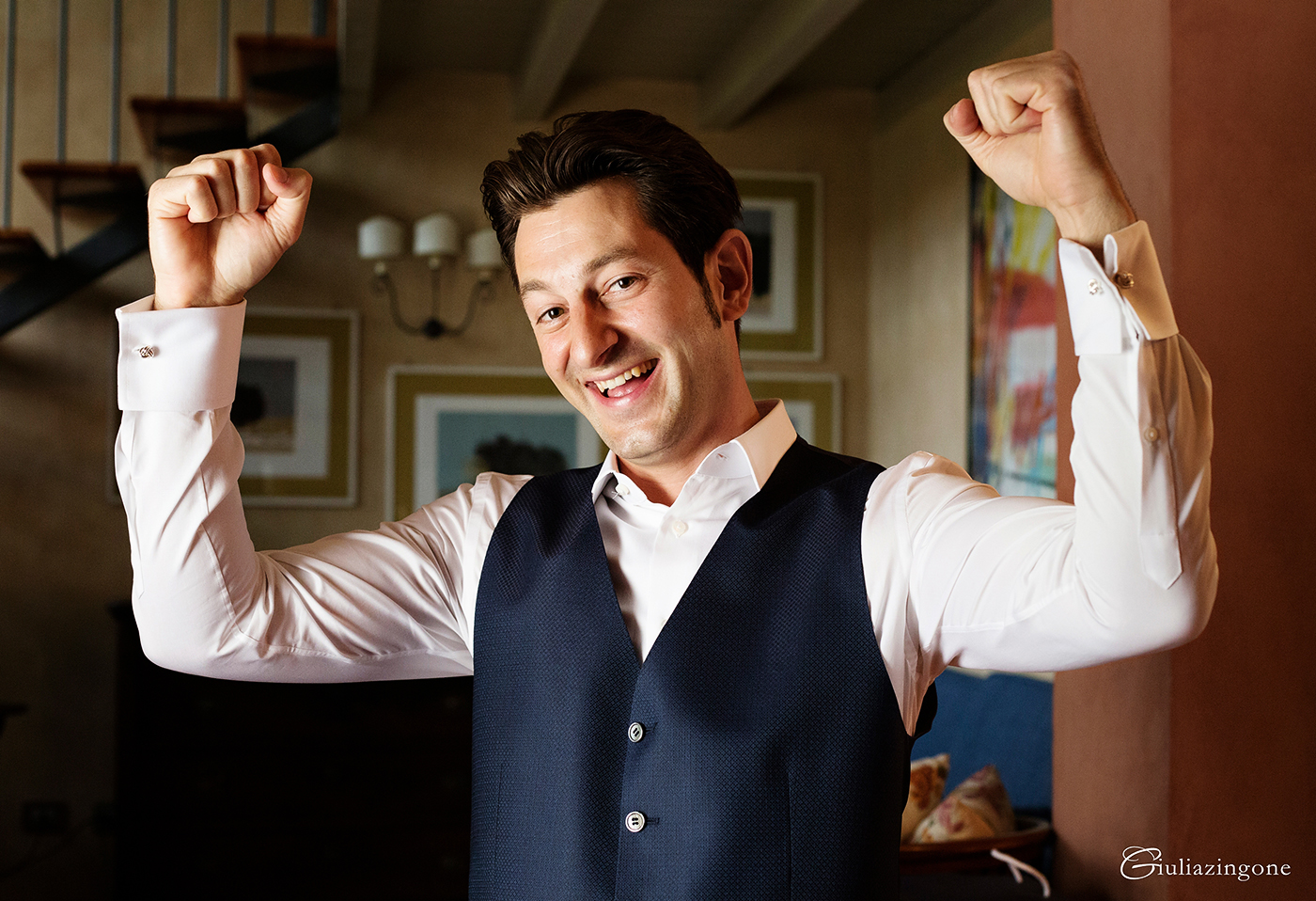 tra le mie foto preferite di questo lavoro come fotografo di matrimonio a villa bossi varese milano ci sono le foto dei preparativi dello sposo i love working as an italy wedding photographer in milan lakes giulia zingone 019 lavoro come fotografo di matrimonio a villa bossi lago di varese queste sono foto preparativi dello sposo milan lakes wedding photographer giulia zingone