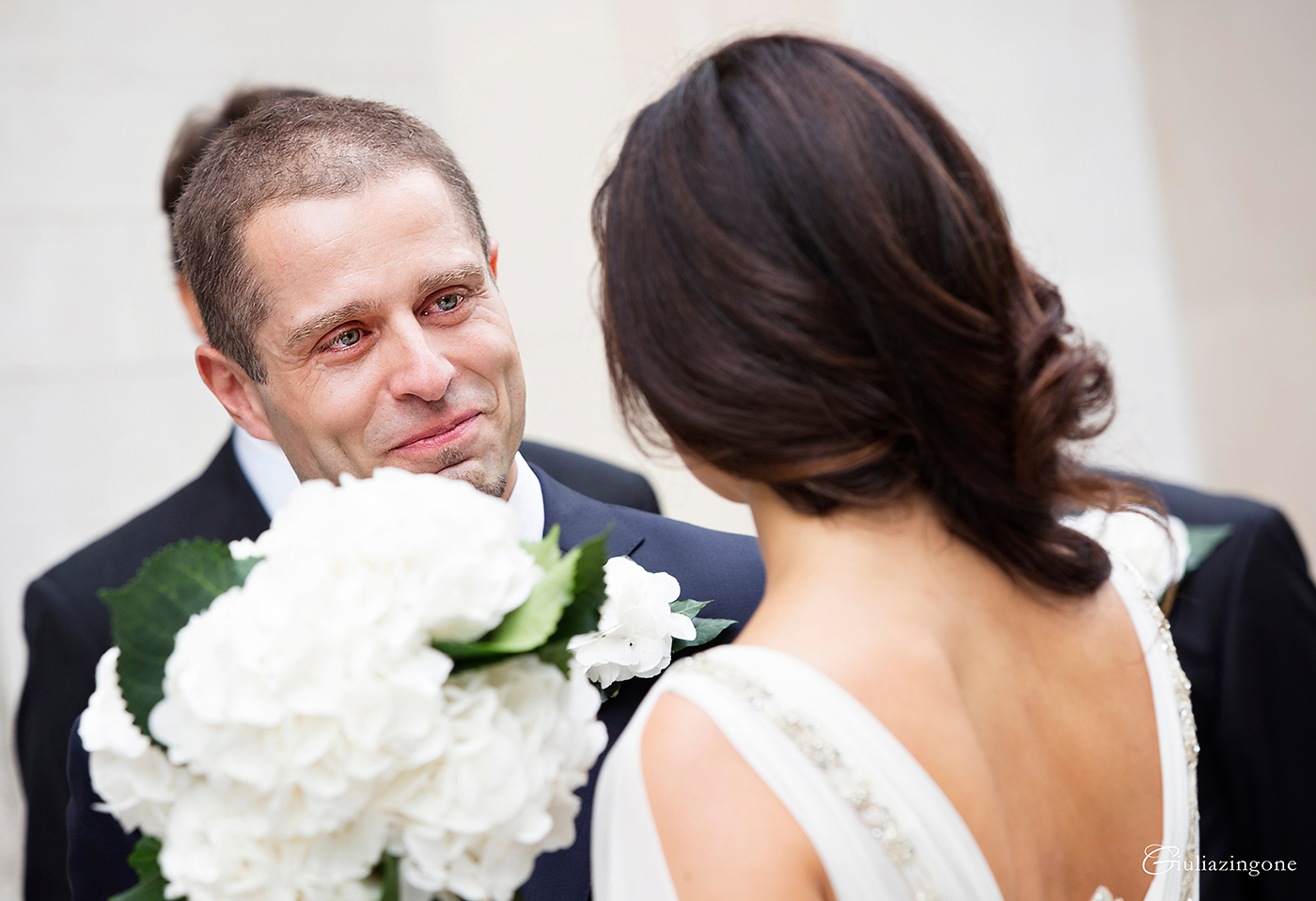 queste sono alcune foto spontanee in stile reportage del mio lavoro di fotografo di matrimonio a trieste eseguite durante la cerimonia nuziale di matrimonio alla chiesa nostra signora di sion trieste 026 sono giulia zingone lavoro come fotografo matrimonio al castello di duino trieste milano italy wedding photographer