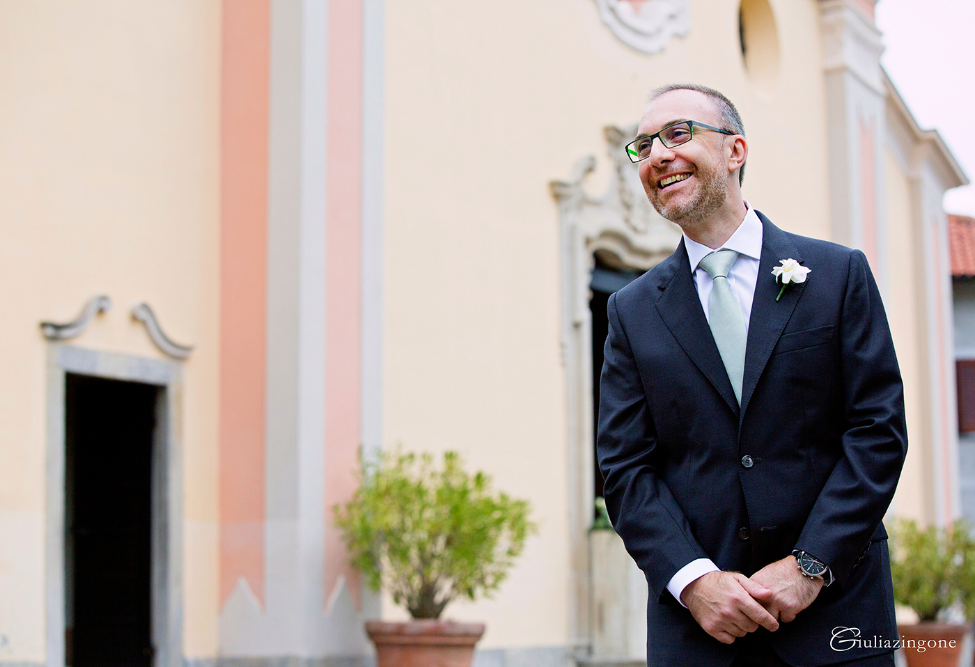 tra le mie foto preferite di questo lavoro come fotografo di matrimonio a villa bossi varese milano ci sono le foto della cerimonia che è una parte del reportage di nozze che mi emoziona sempre i love working as an italy wedding photographer in milan lakes giulia zingone 030 lavoro come fotografo di matrimonio reportage a villa bossi sul lago varese milano e le foto della cerimonia mi emozionano