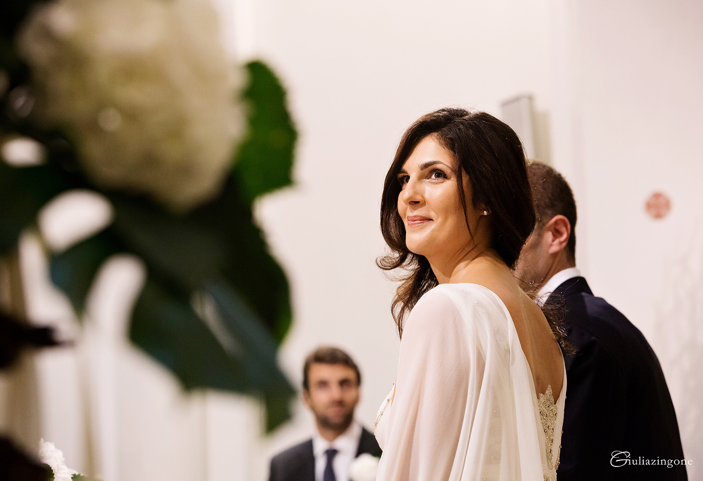 queste sono alcune foto spontanee in stile reportage del mio lavoro di fotografo di matrimonio a trieste eseguite durante la cerimonia nuziale di matrimonio alla chiesa nostra signora di sion trieste 030 sono giulia zingone lavoro come fotografo matrimonio al castello di duino trieste milano italy wedding photographer