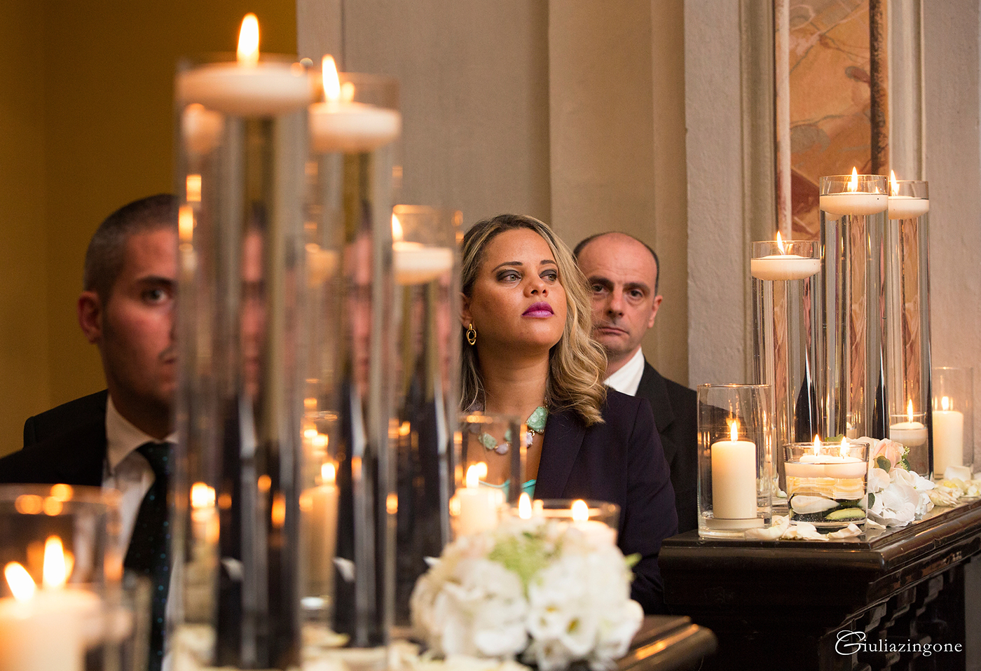tra le mie foto preferite di questo lavoro come fotografo di matrimonio a villa bossi bodio lomnago varese milano ci sono le foto della cerimonia che è una parte del reportage di nozze che mi emoziona sempre i love working as an italy wedding photographer in milan lakes giulia zingone 034 vorrei diventare miglior fotografo di matrimonio reportage a villa bossi sul lago varese milano e mi piacciono allestimenti chiesa