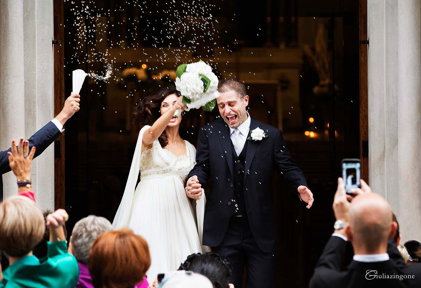 queste sono alcune foto spontanee in stile reportage del mio lavoro di fotografo di matrimonio a trieste eseguite durante la cerimonia nuziale di matrimonio alla chiesa nostra signora di sion trieste 038 sono giulia zingone lavoro come fotografo matrimonio al castello di duino trieste milano italy wedding photographer