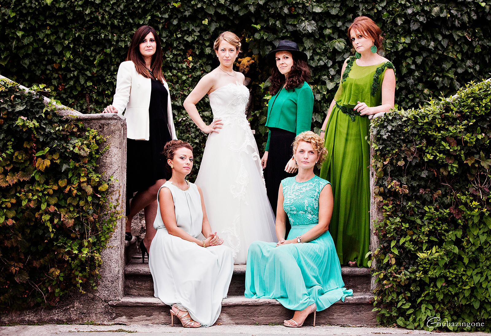 tra le mie foto preferite di questo lavoro come fotografo di matrimonio a villa bossi varese milano ci sono le foto di gruppo con gli amici e invitati i love working as an italy wedding photographer in milan lakes giulia zingone 050 lavoro come fotografo di matrimonio reportage a villa bossi sul lago varese milano e mi piacciono foto di gruppo con amici italy wedding photographer