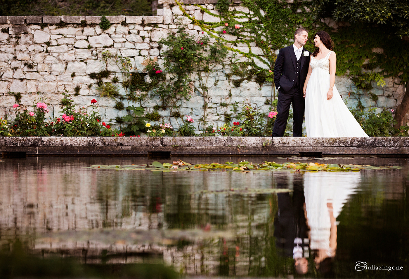 il mio lavoro di fotografo professionista di matrimonio a trieste milano venezia parigi mi porta a lavorare nelle location di matrimonio più diverse e questa volta è stato il turno di fotografare un matrimonio al magazzino 26 nel porto vecchio di trieste e poi al castello di duino dove io stessa mi ero sposata i loved working as a wedding photographer at this duino castle wedding in italy 051 sono giulia zingone lavoro come fotografo matrimonio al castello di duino trieste milano italy wedding photographer