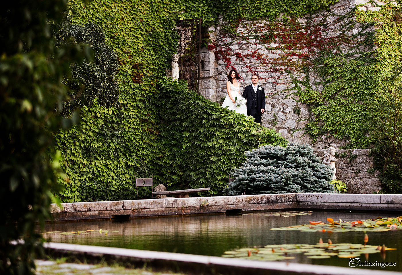 il mio lavoro di fotografo professionista di matrimonio a trieste milano venezia parigi mi porta a lavorare nelle location di matrimonio più diverse e questa volta è stato il turno di fotografare un matrimonio al magazzino 26 nel porto vecchio di trieste e poi al castello di duino dove io stessa mi ero sposata i loved working as a wedding photographer at this duino castle wedding in italy 053 sono giulia zingone lavoro come fotografo matrimonio al castello di duino trieste milano italy wedding photographer