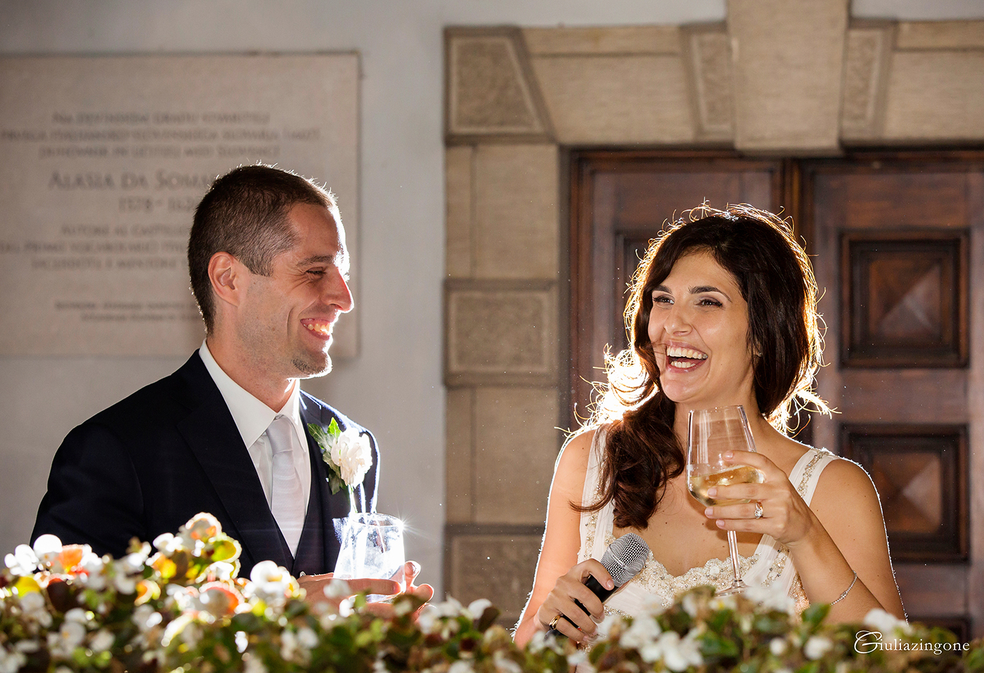 il mio lavoro di fotografo professionista di matrimonio a trieste milano venezia parigi mi ha portato a fotografare un matrimonio al castello di duino che è la location per matrimoni in friuli venezia giulia dove io stessa mi ero sposata e i balli sono stati accompagnati dalla musica per matrimonio di orio dj e dei gone with the swing i loved working as a wedding photographer at this duino castle wedding in italy 066 sono giulia zingone lavoro come fotografo matrimonio al castello di duino trieste milano italy wedding photographer
