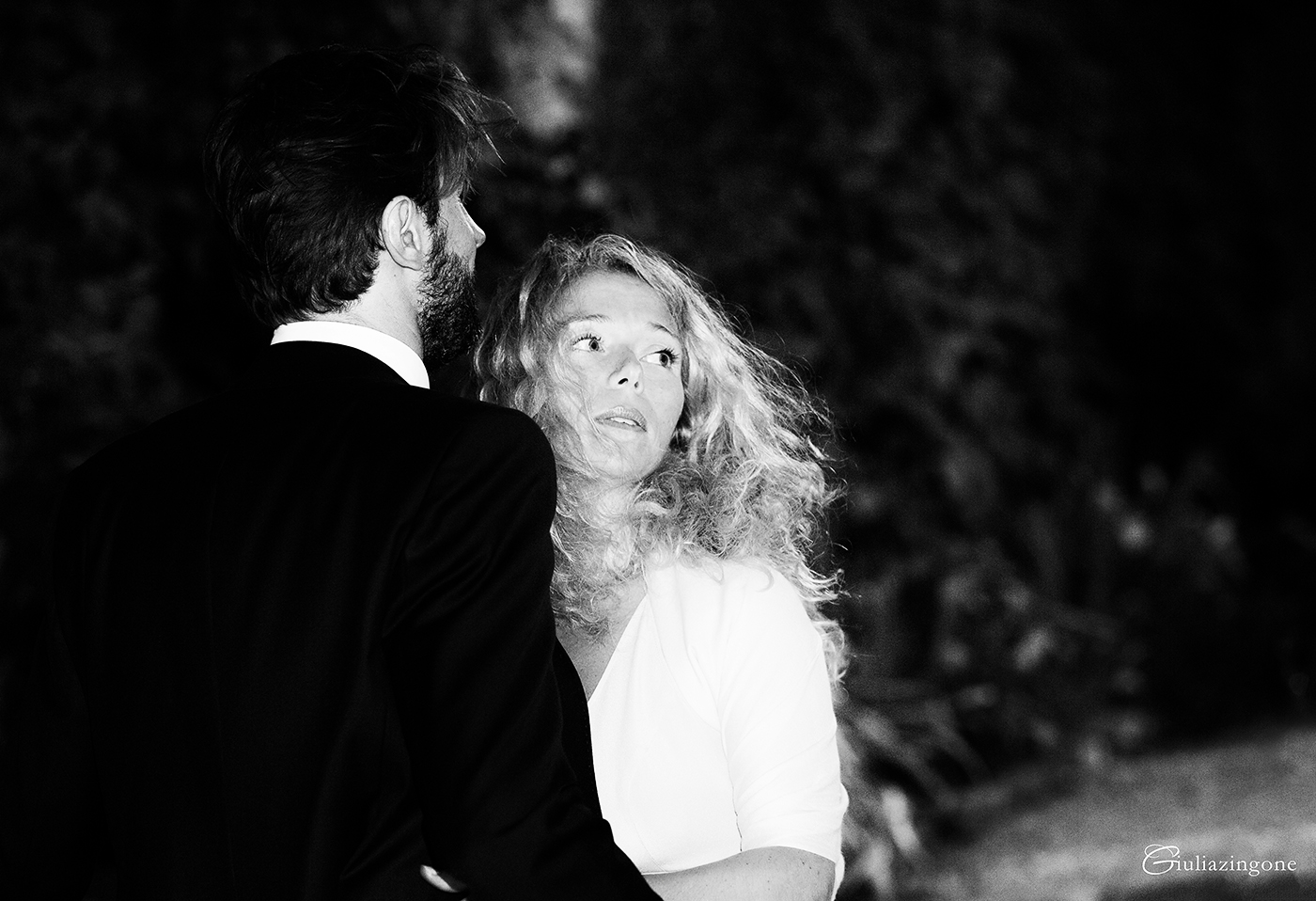 il mio lavoro di fotografo professionista di matrimonio a trieste milano venezia parigi mi ha portato a fotografare un matrimonio al castello di duino che è la location per matrimoni in friuli venezia giulia dove io stessa mi ero sposata e i balli sono stati accompagnati dalla musica per matrimonio di orio dj e dei gone with the swing i loved working as a wedding photographer at this duino castle wedding in italy 071 sono giulia zingone lavoro come fotografo matrimonio al castello di duino trieste milano italy wedding photographer