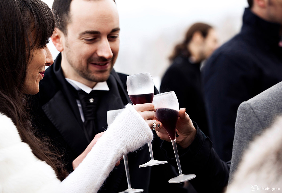 giulia zingone fa il fotografo di matrimonio a cortina trieste milano e ha fotografato questo matrimonio in inverno sulla neve nella chiesa di cadin che era un vero winter wedding wonderland 024 giulia zingone fa il fotografo di matrimonio a cortina trieste milano e ha fotografato questo matrimonio in inverno sulla neve