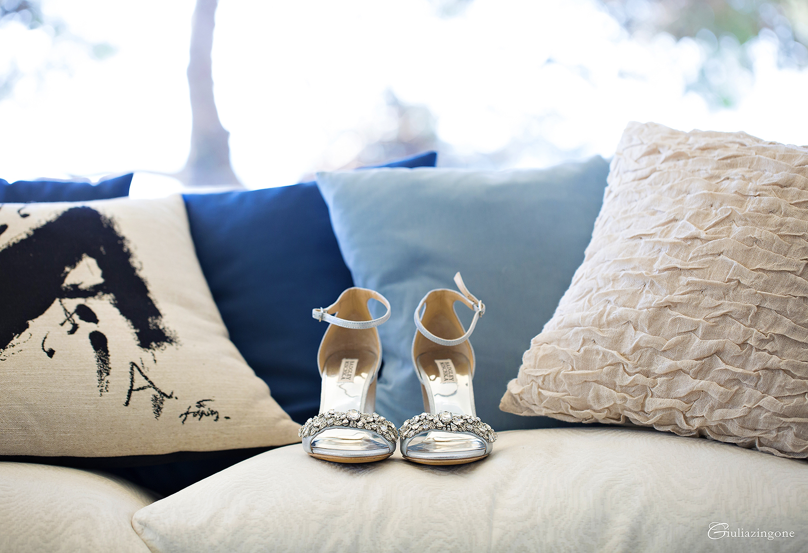 immagini di giulia zingone fotografa di matrimonio a portopiccolo sistiana porto piccolo trieste organizzato da valentina malacart in cui la sposa indossava scarpe badgley mischka 003 sono giulia zingone e ho avuto il piacere di essere la fotografa di matrimonio a portopiccolo sistiana organizzato da valentina malacart wedding planner